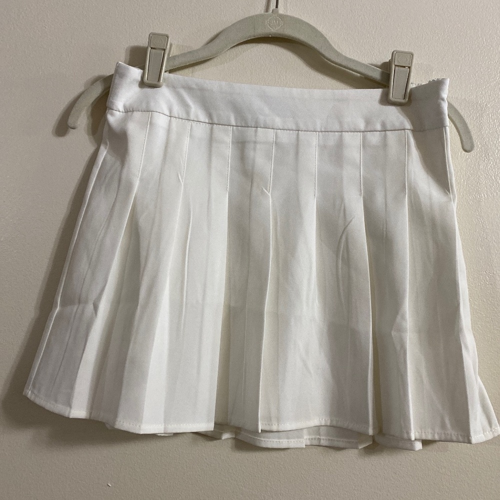 Finesse white tennis skirt